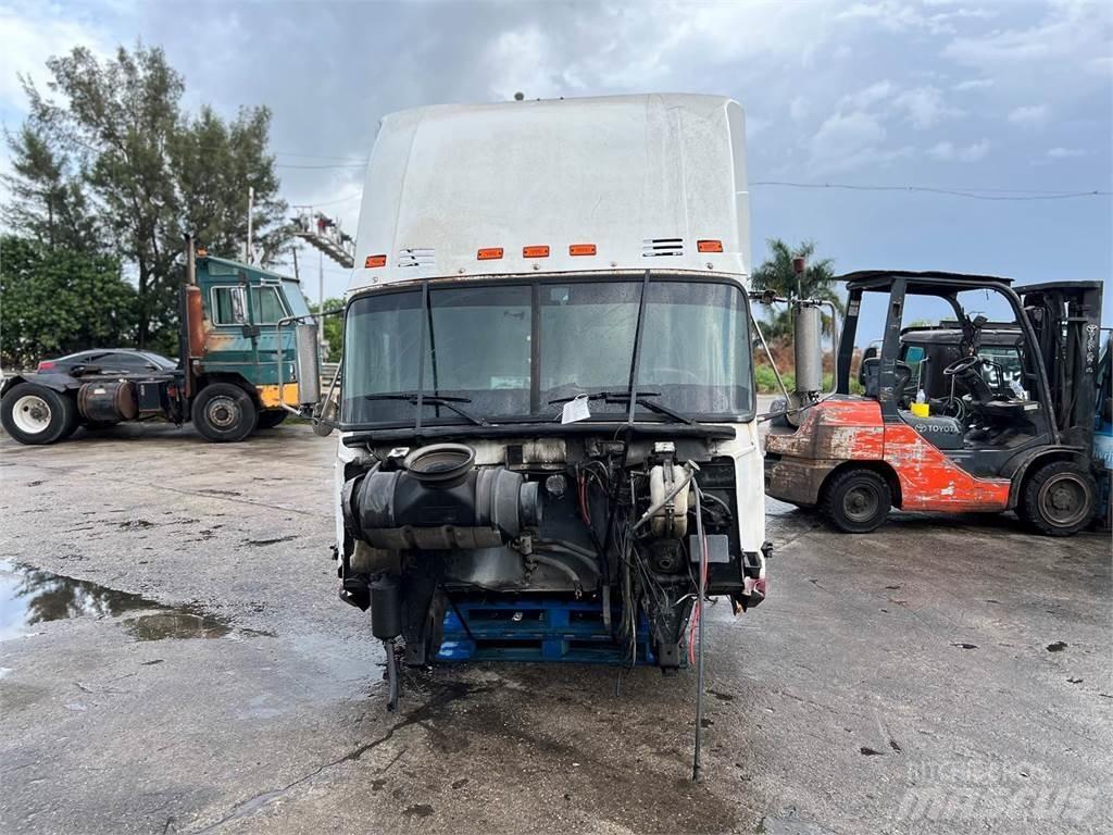 Mack CH613 Other components