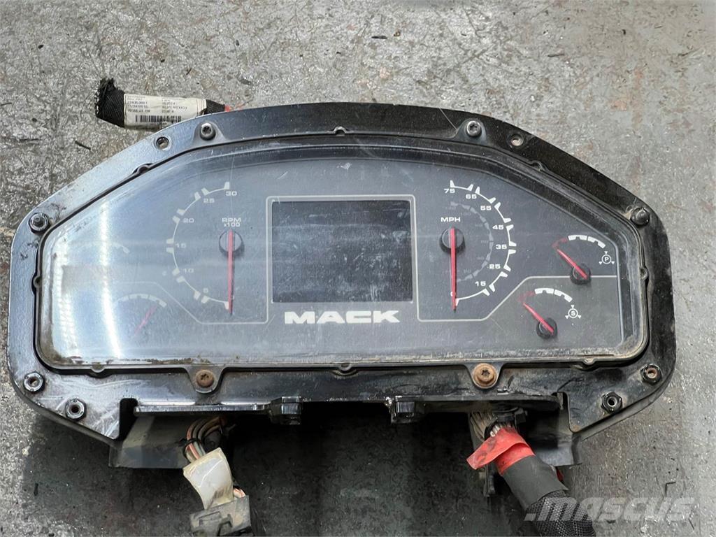 Mack LE613 Other components