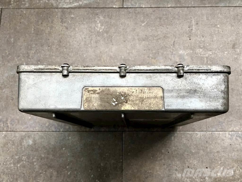 Mack V-Mac Electronics