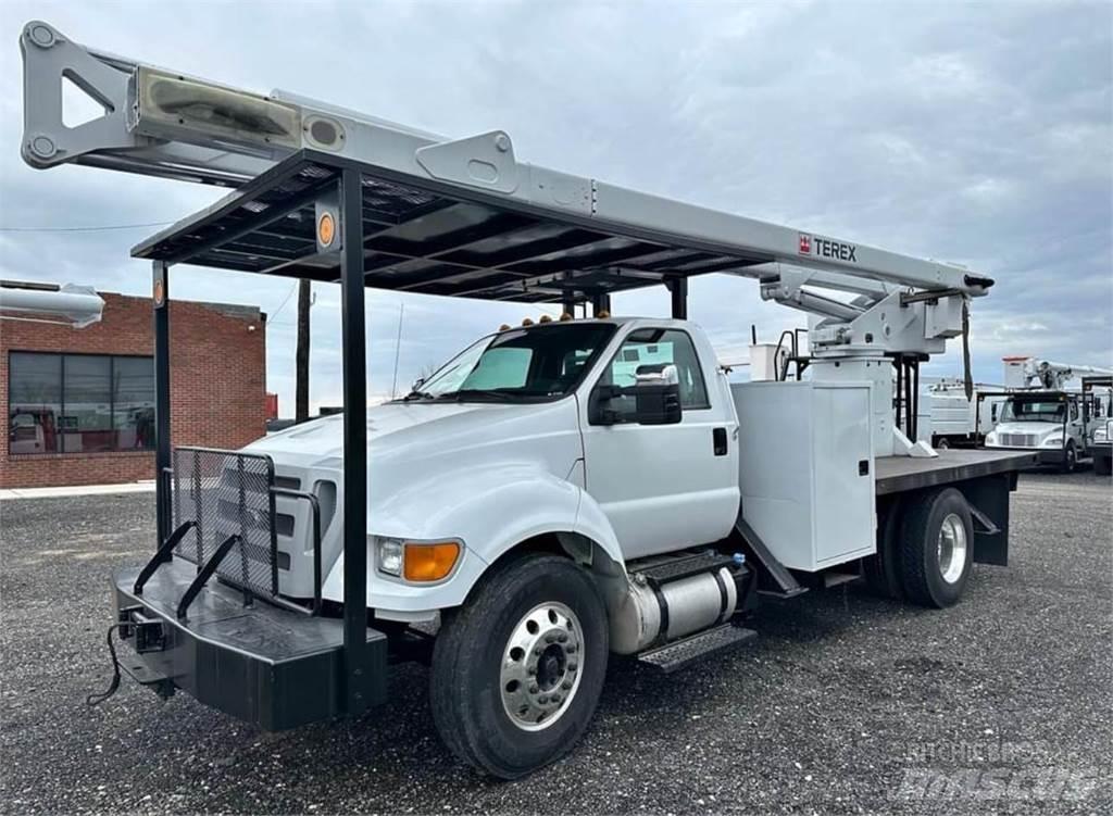 Terex XT60 Truck mounted aerial platforms