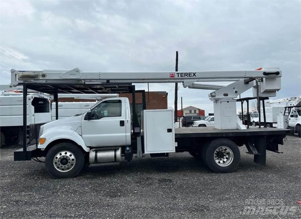 Terex XT60 Truck mounted aerial platforms