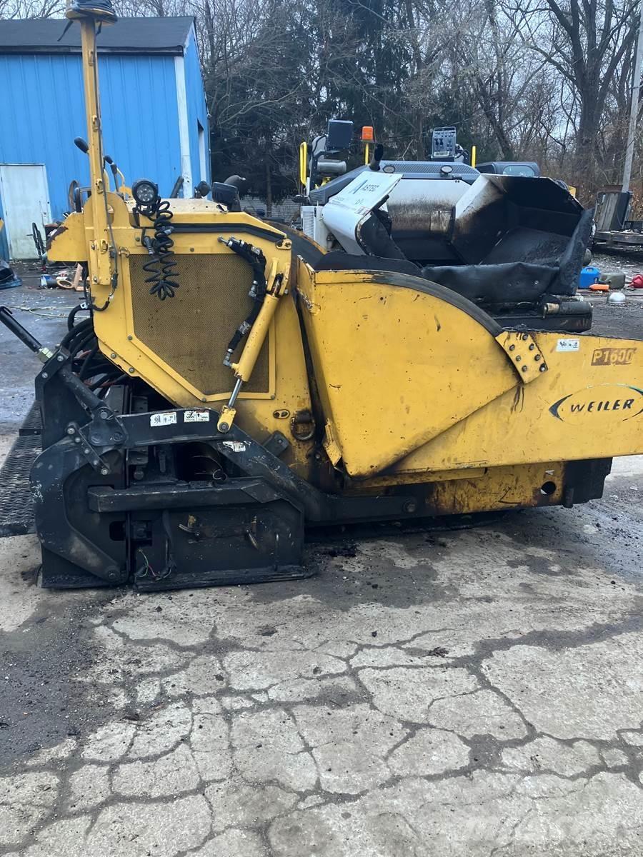 Weiler P65 Asphalt pavers