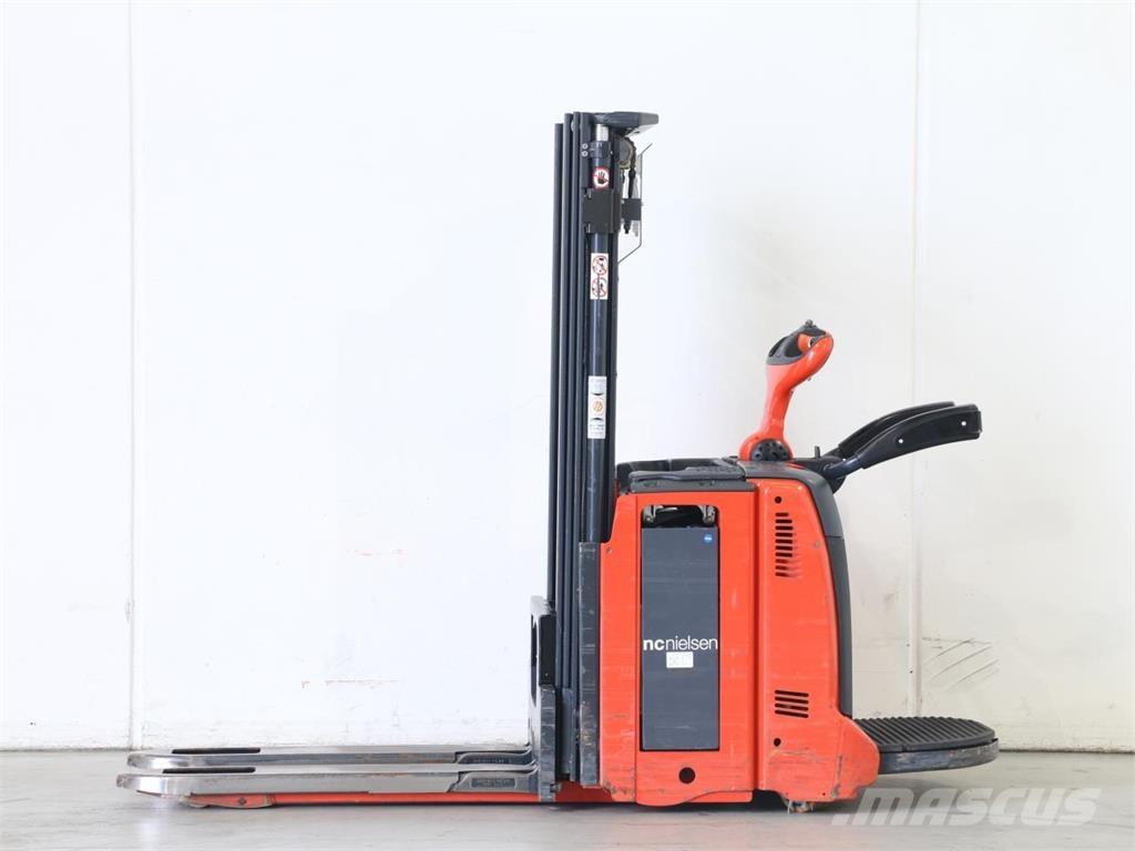 Linde D12AP/133-01 Pedestrian stacker