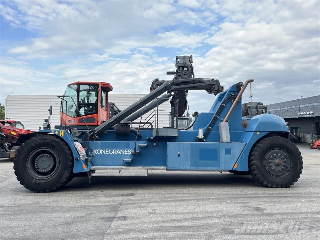 SMV 4538 CCX4 Reach truck