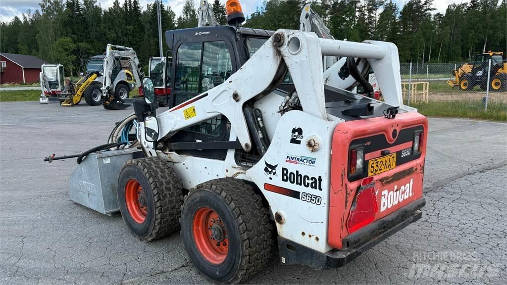 Bobcat S650 Skid steer loaders