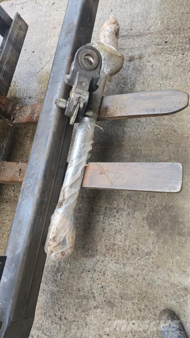 John Deere 1170G Harvester cranes