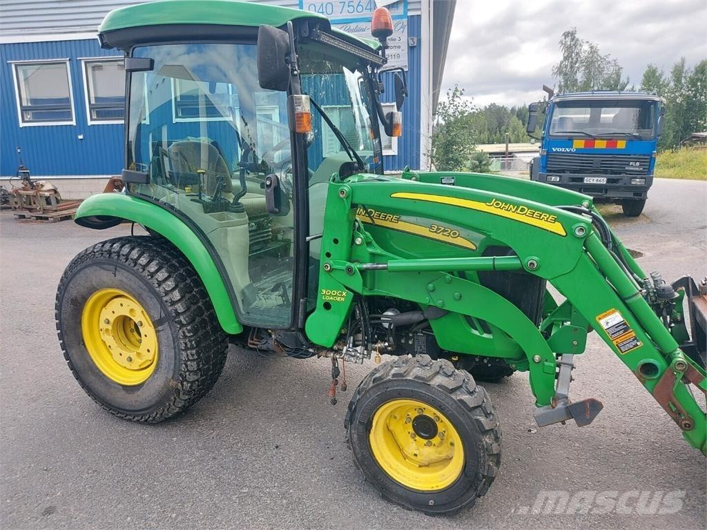 John Deere 3720 Tractors