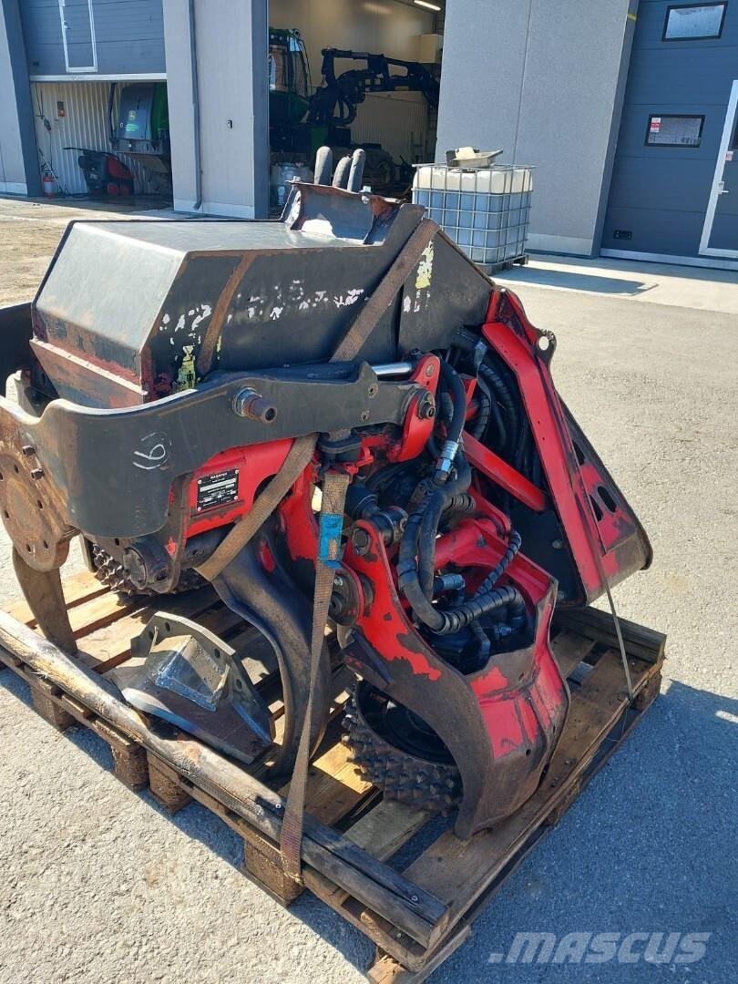 John Deere H415 Harvester heads