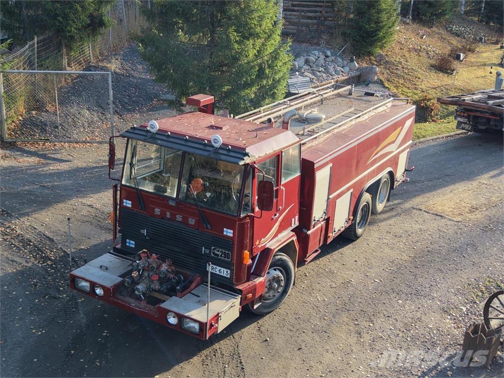 Sisu Paloauto 6X2 Other trucks