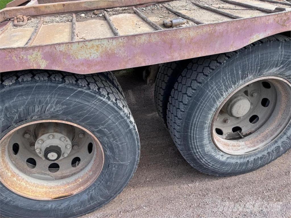 Sisu SM300 6X2 Forest machine transport trucks