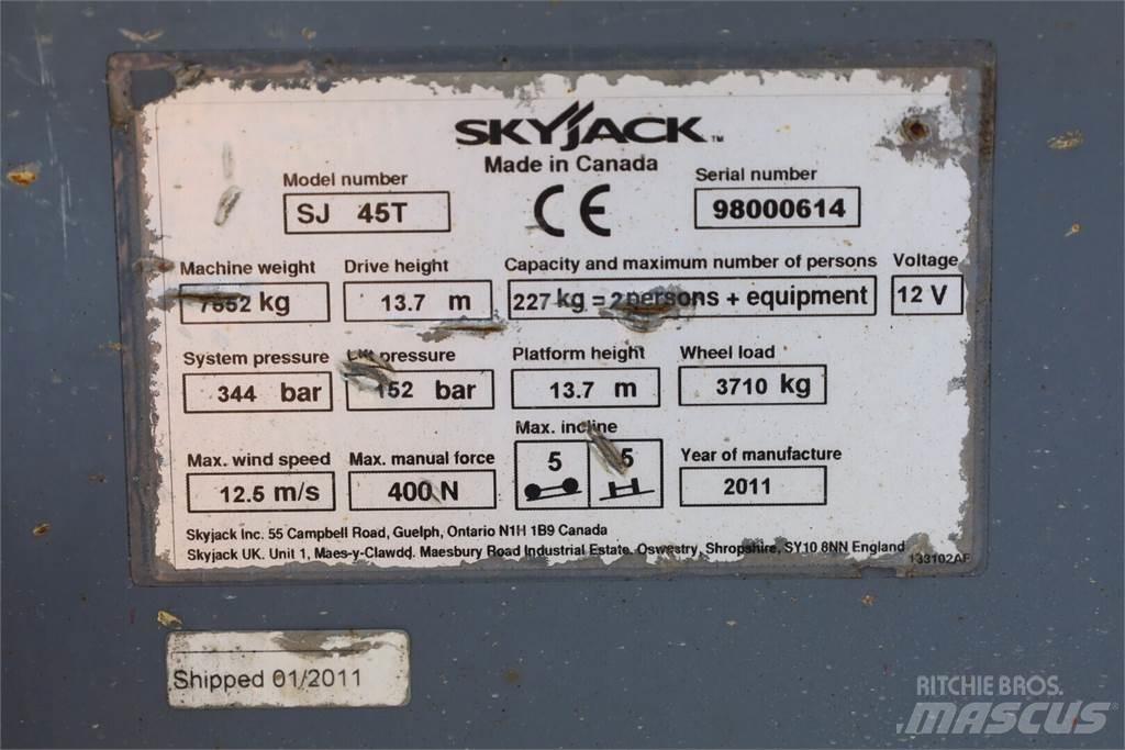 SkyJack SJ 45T Vertical mast lifts
