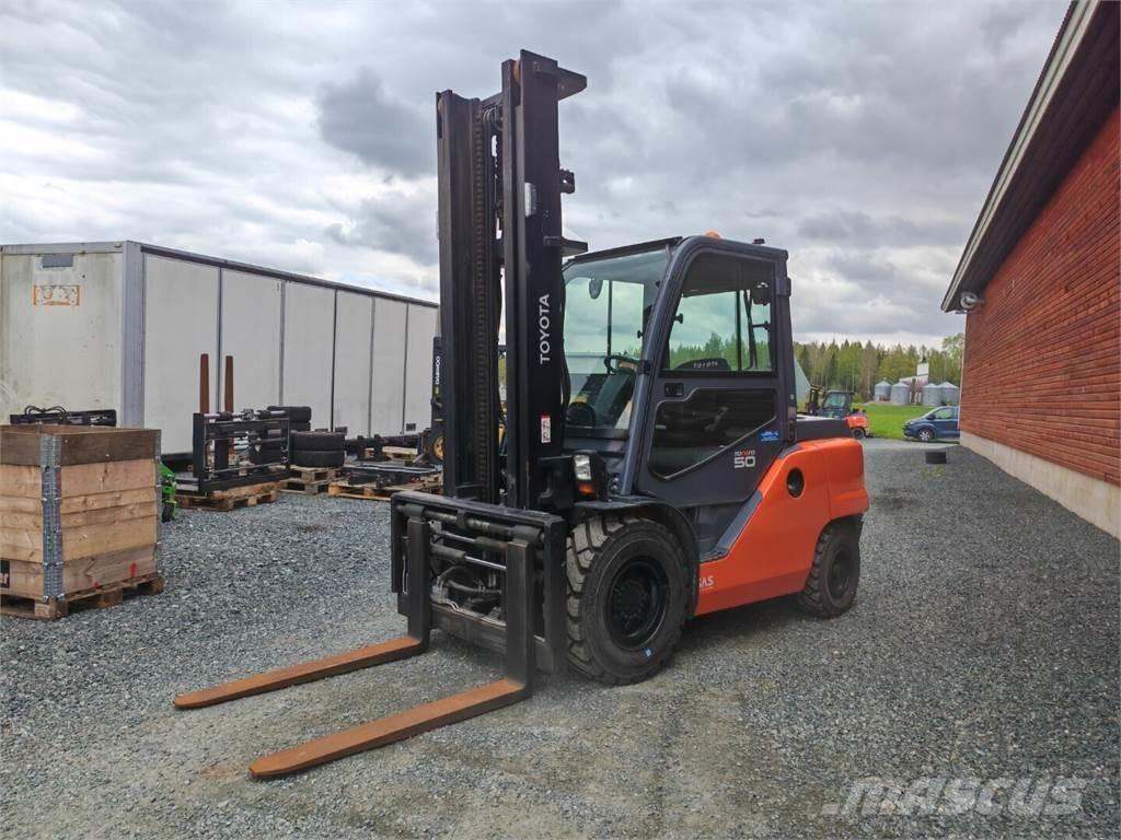 Toyota 40-8FD50N Diesel trucks