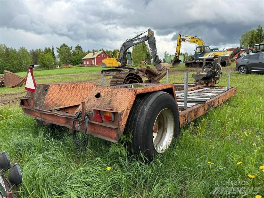  Traktorilavetti Other farming trailers