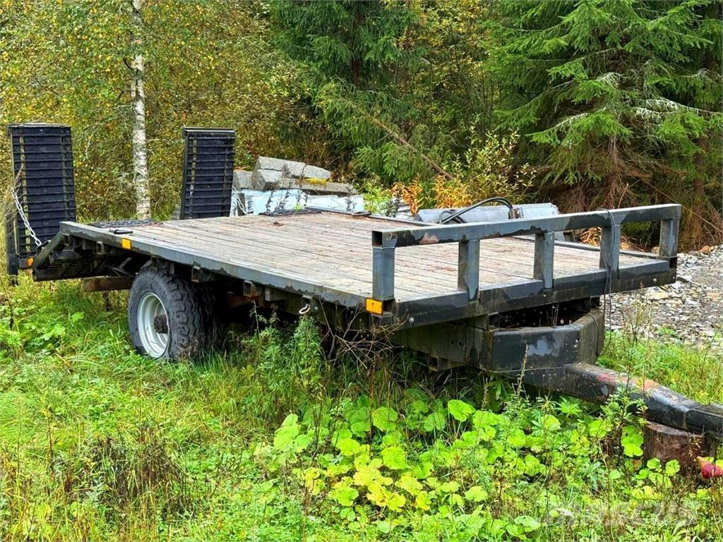  Traktorilavetti Other farming trailers