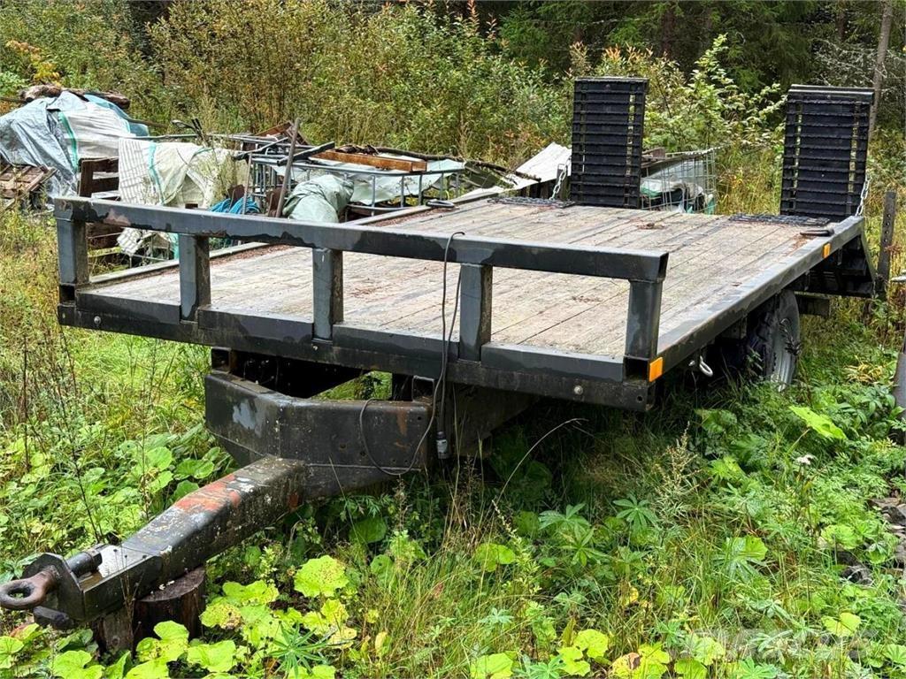  Traktorilavetti Other farming trailers
