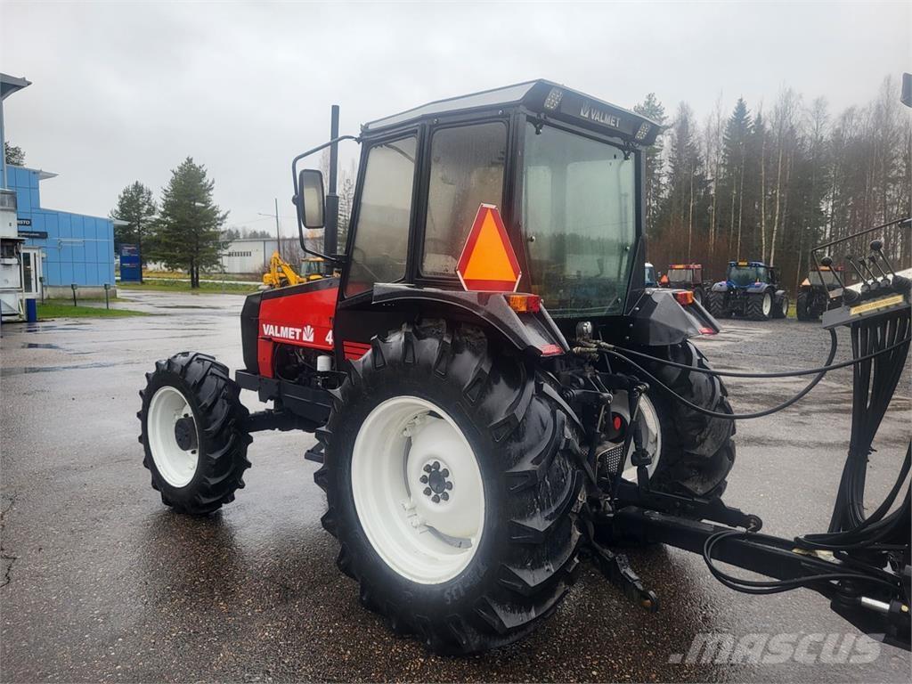 Valmet 455 Tractors