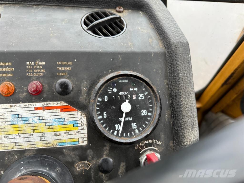 Valmet 702S Tractors