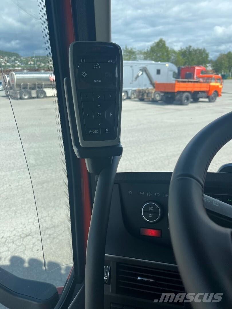 Volvo FH16 750 Truck Tractor Units