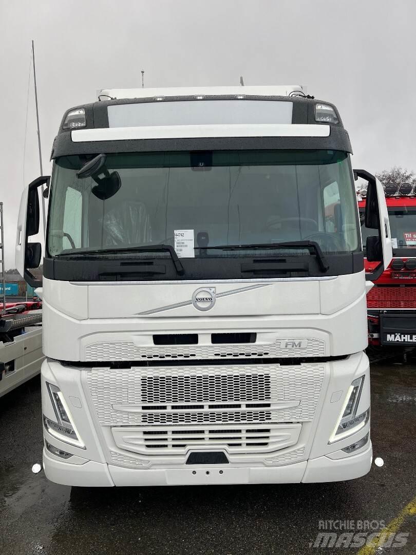 Volvo FM330 4x2 Van Body Trucks