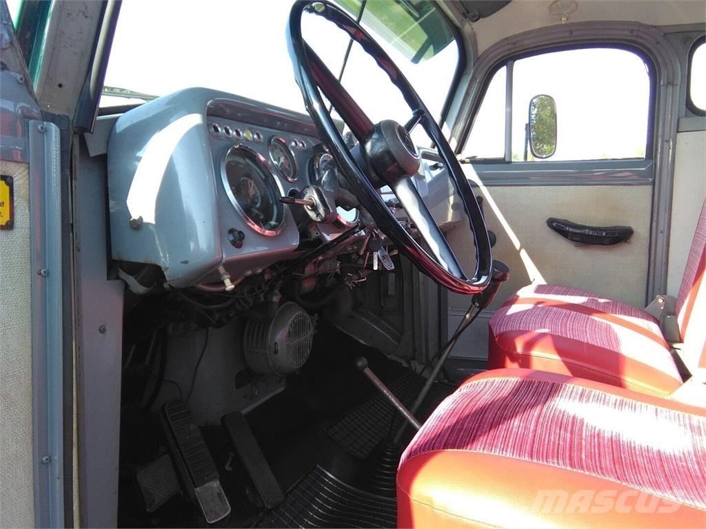 Volvo N 86 Flatbed/Dropside trucks