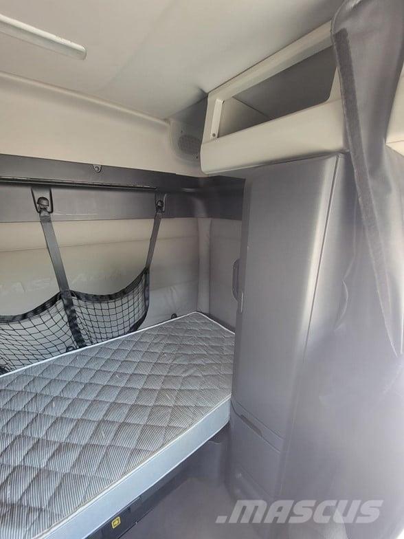 Freightliner CASCADIA 116 Truck Tractor Units