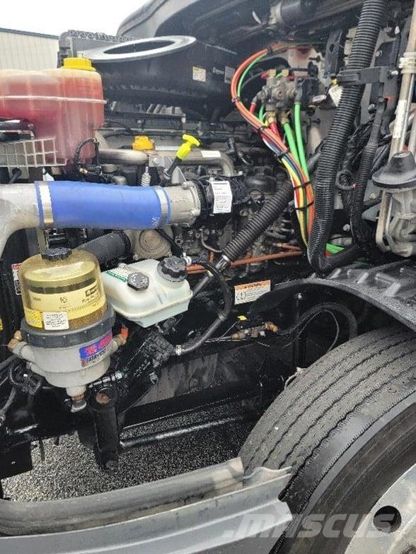 Freightliner CASCADIA 116 Truck Tractor Units