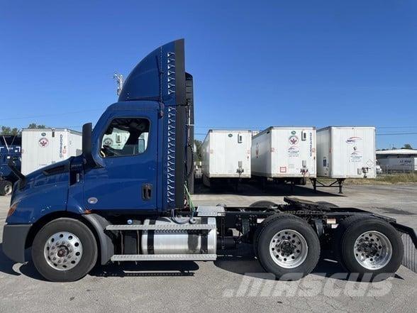 Freightliner CASCADIA 116 Truck Tractor Units