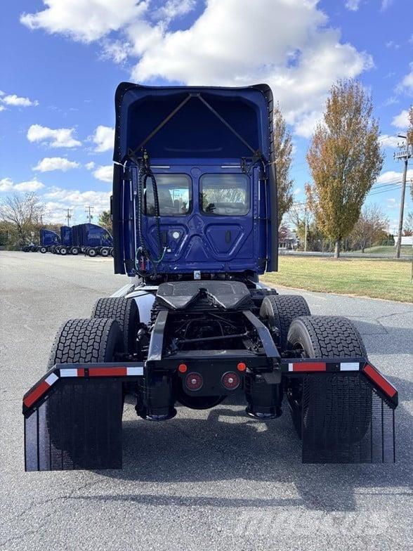 Freightliner CASCADIA 116 Truck Tractor Units