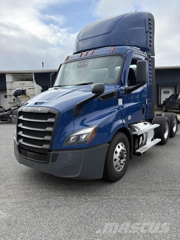 Freightliner CASCADIA 126 Truck Tractor Units