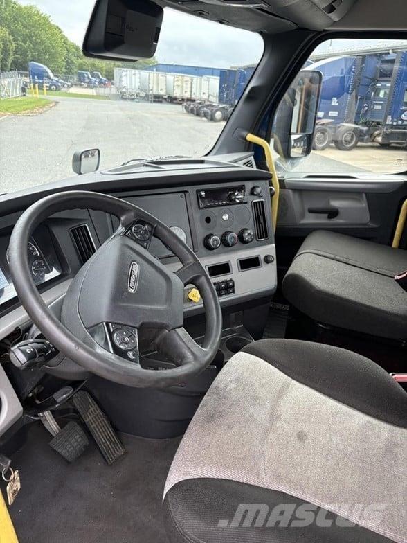 Freightliner CASCADIA 126 Truck Tractor Units