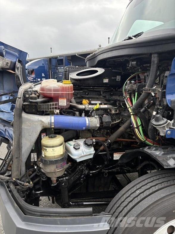 Freightliner CASCADIA 126 Truck Tractor Units
