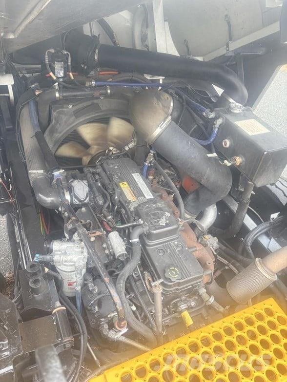 Kalmar OTTAWA 4X2 OFF-ROAD Terminal tractors