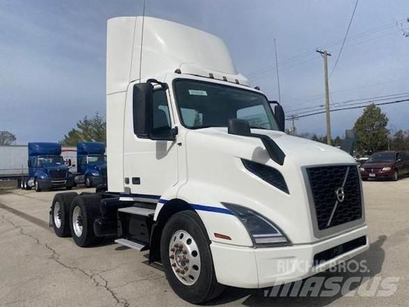 Volvo VNL64T300 Truck Tractor Units