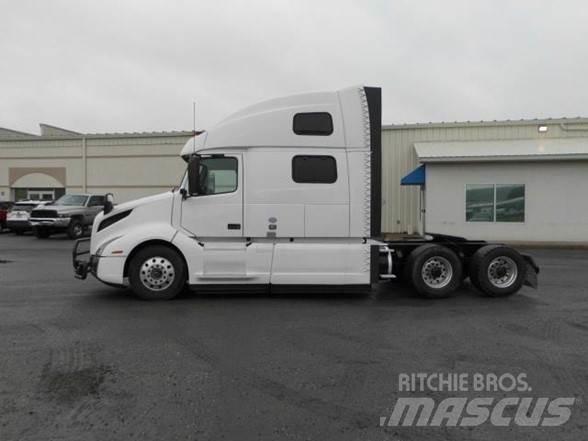 Volvo VNL64T860 Truck Tractor Units