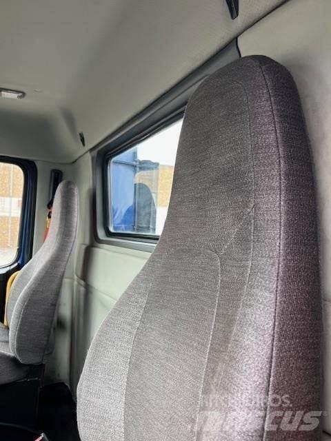 Volvo VNR64T300 Truck Tractor Units
