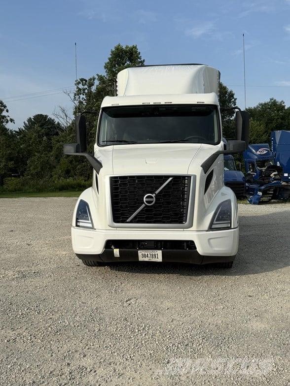 Volvo VNR64T640 Truck Tractor Units
