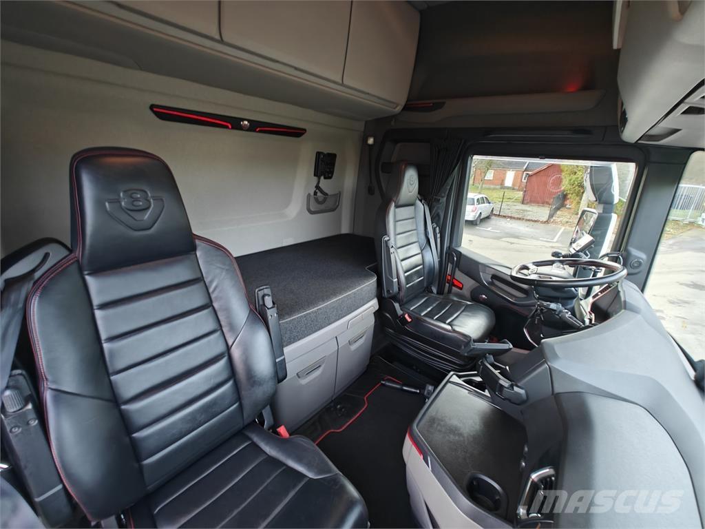 Scania S770 Hook lift trucks