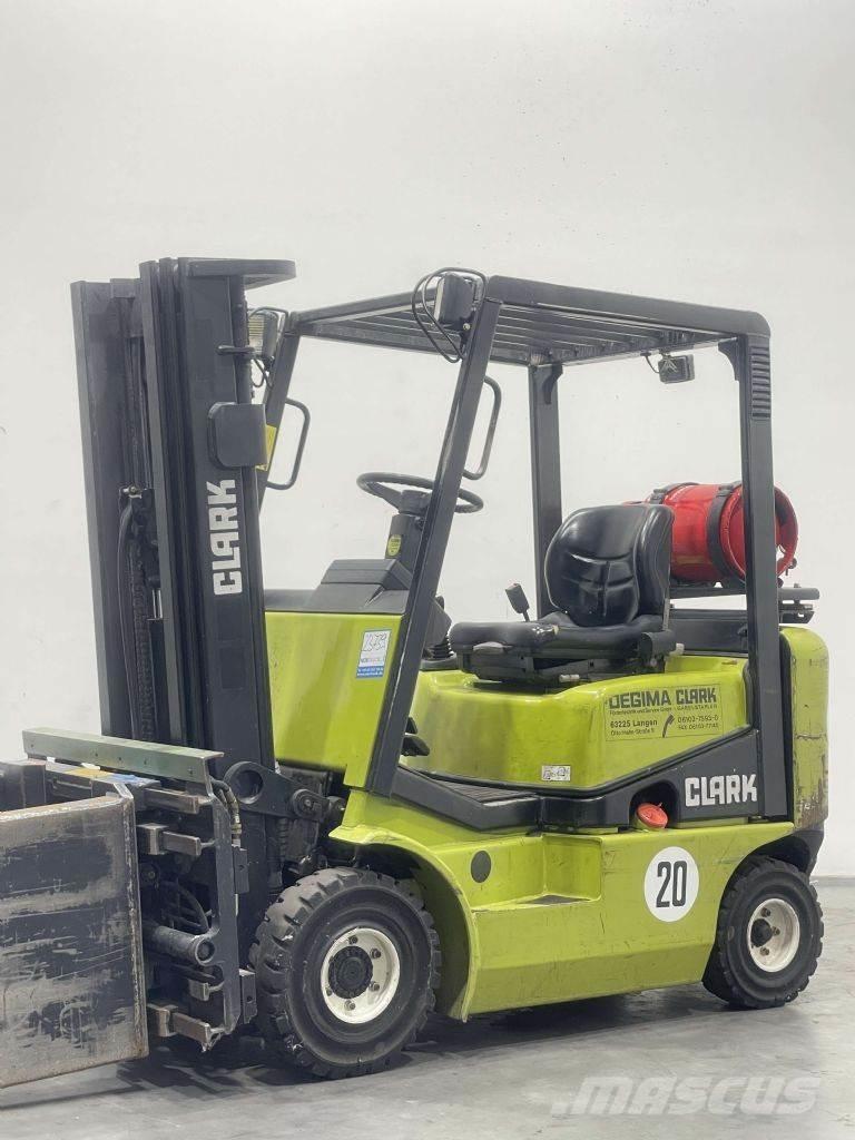 Clark CPG 16 LPG trucks