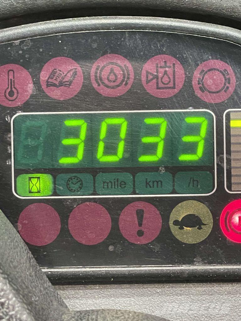 Linde P250-127 Towing truck