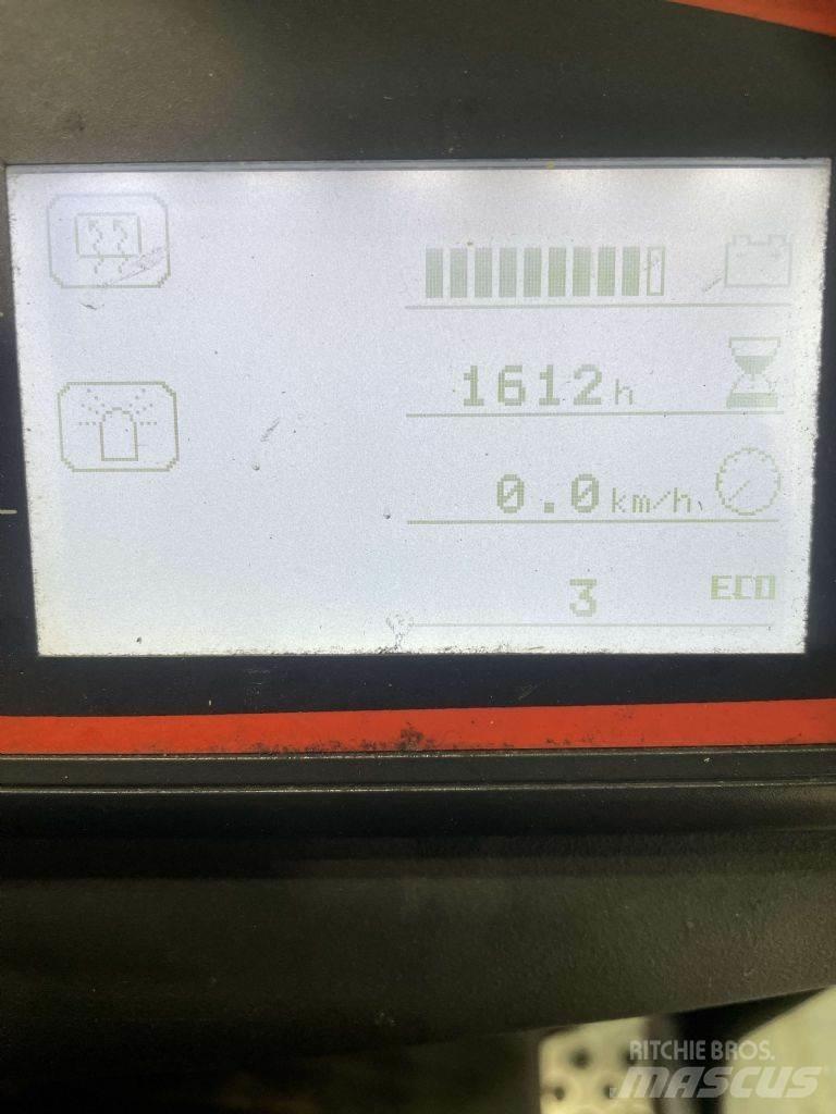 Linde P80-1191 Towing truck