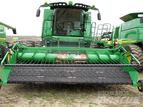 John Deere S680 Combine harvesters