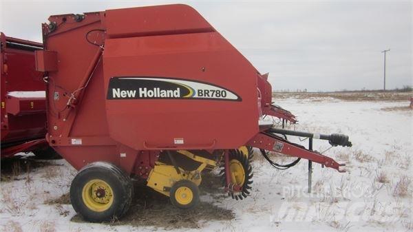 New Holland BR780 Round balers