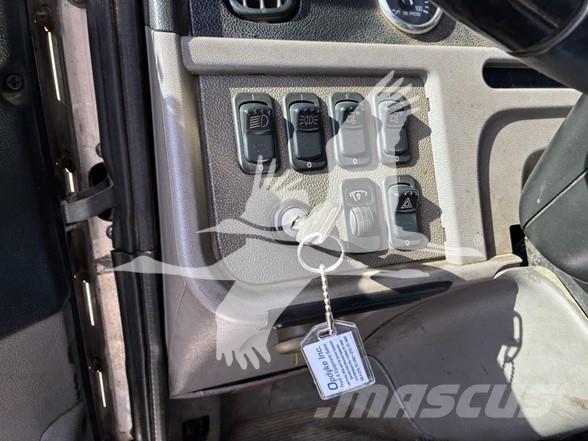 Peterbilt 365 Flatbed/Dropside trucks