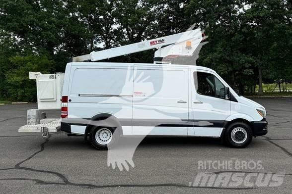 Skyvan UVN35A Truck mounted aerial platforms
