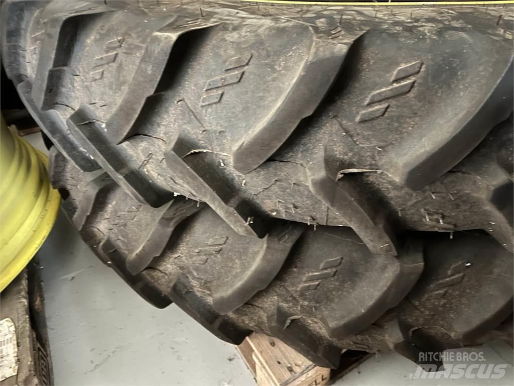  300/95X52 270/95X36 Tyres, wheels and rims