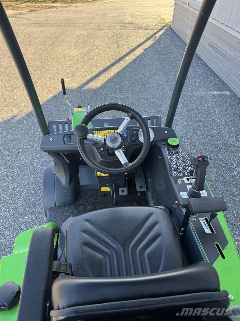 Avant 225 med skopa Skid steer loaders