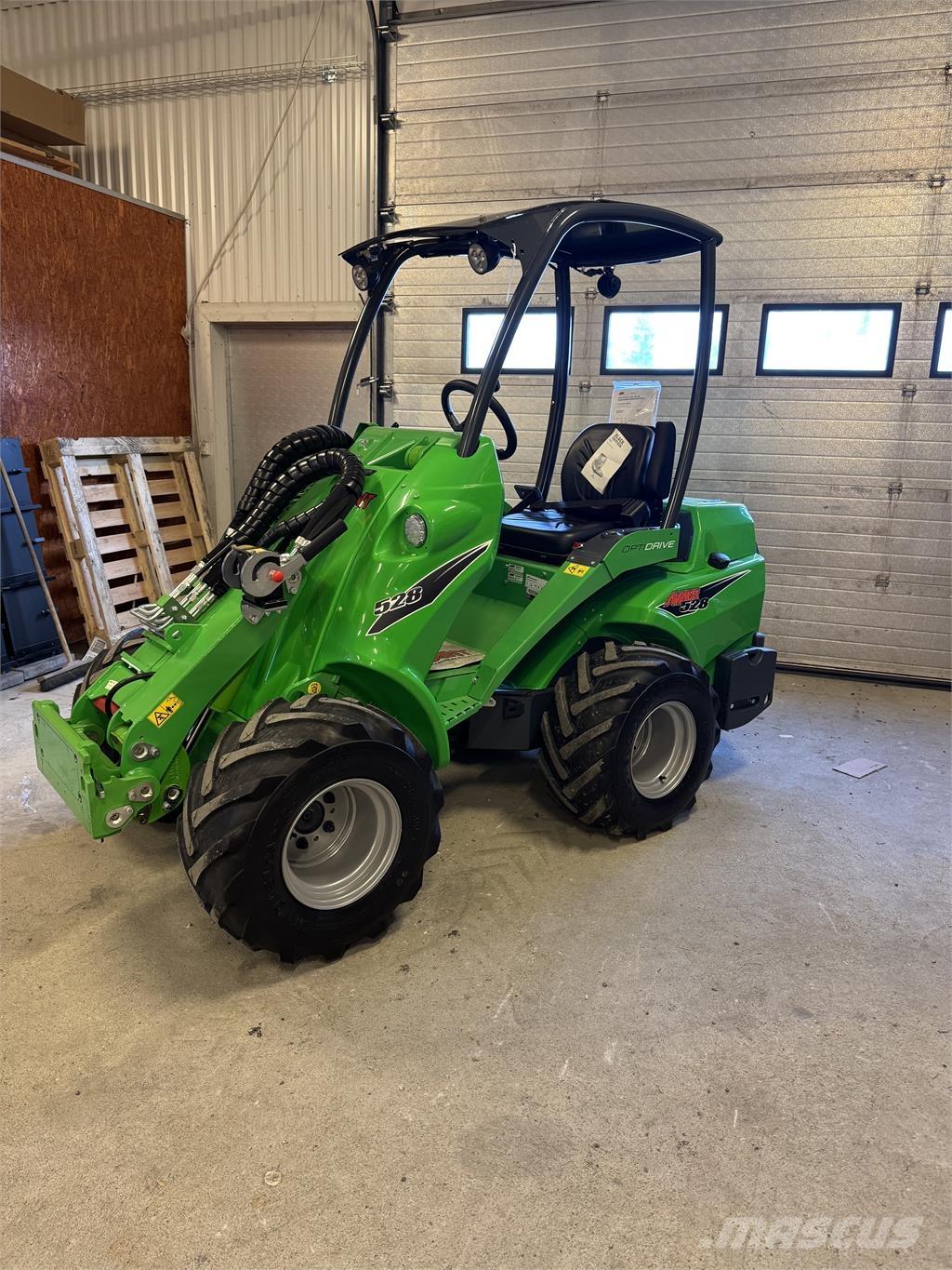 Avant 528 KAMPANJ Skid steer loaders