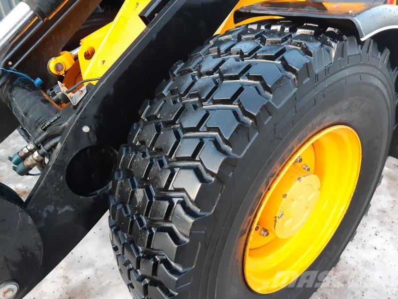JCB 411 HT STORA BM Wheel loaders