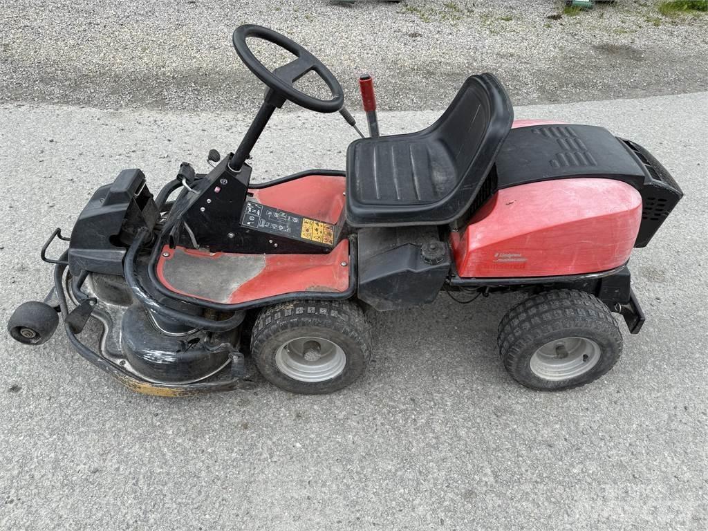 Jonsered Midjestyrd Riding mowers
