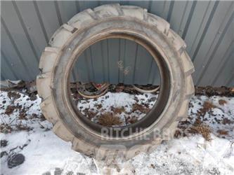  TRAKTORDÄCK 8,3-24 6PLY Tyres, wheels and rims